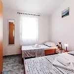 Hak Apartment *