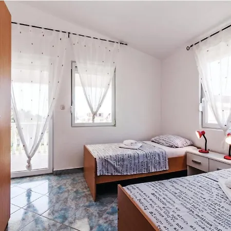 Apartment Hak Vir