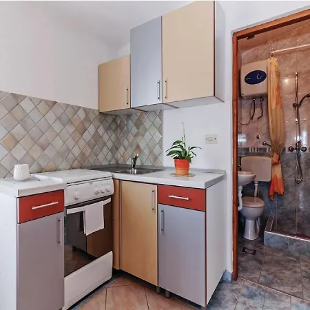 Apartment Hak Vir