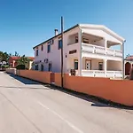 Hak Apartman *